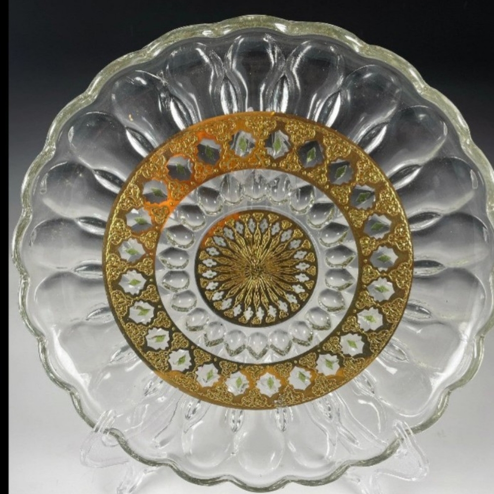 Valencia Culver 22 kt gold mid-centry 10 " glass plate